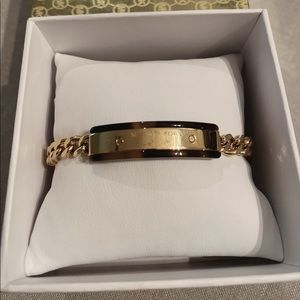 Woman’s Michale Kors bracelet